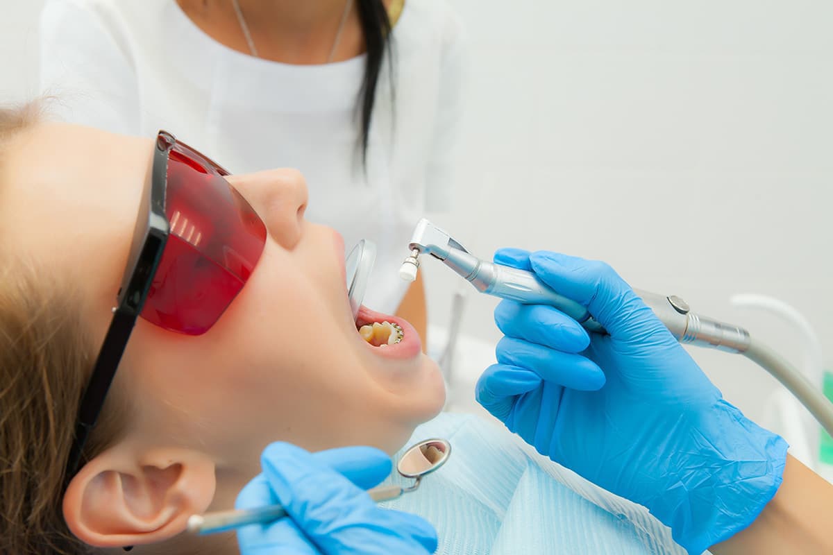 child gets dental care which is an advantage of a primary pediatric dentist